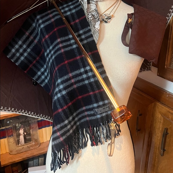Burberry Accessories - Burberry’s (Burberry dropped the ‘s in the 90’s ) Navy Nova Check 💯 Cashmere